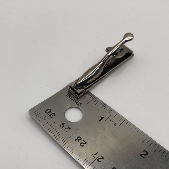 VINTAGE YCDBSOYA Tie Bar Clip Silver Tone with Rustic Background - Picture 6 of 7